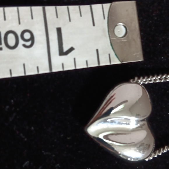 Avon silver floating heart necklace 19" - Picture 7 of 8